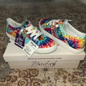 Tie dye sneakers, never worn